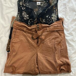 Paper Bag Cargo Jeans. There is a little slice on the pocket seam.